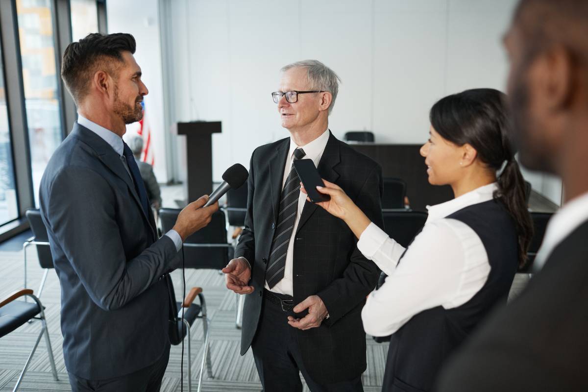 Descubra a importância da assessoria de imprensa para empresas ganhar visibilidade, reforçar reputação e conquistar atenção mediática.