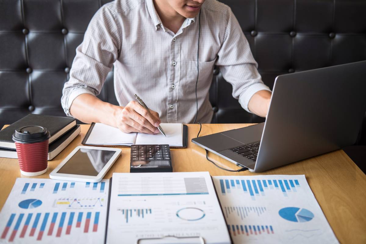 Projeto de investimento: saiba como preparar um plano detalhado com ou sem financiamento externo, garantindo viabilidade e sucesso do negócio.