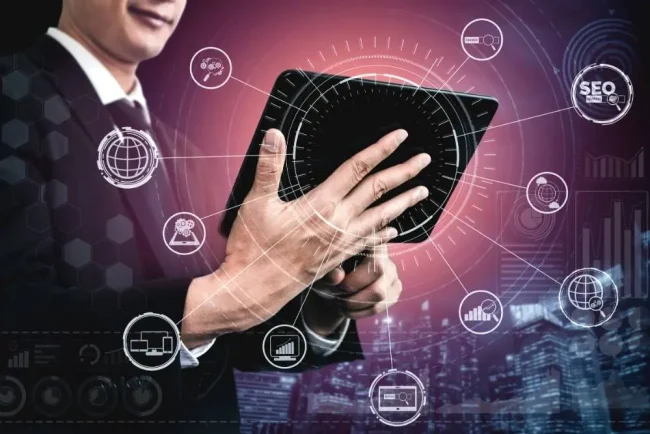 Generative Engine Optimization é a evolução natural do SEO que garante visibilidade nas respostas criadas por IA. O GEO não substitui o SEO tradicional; complementa-o, preparando a marca para o futuro da pesquisa online.